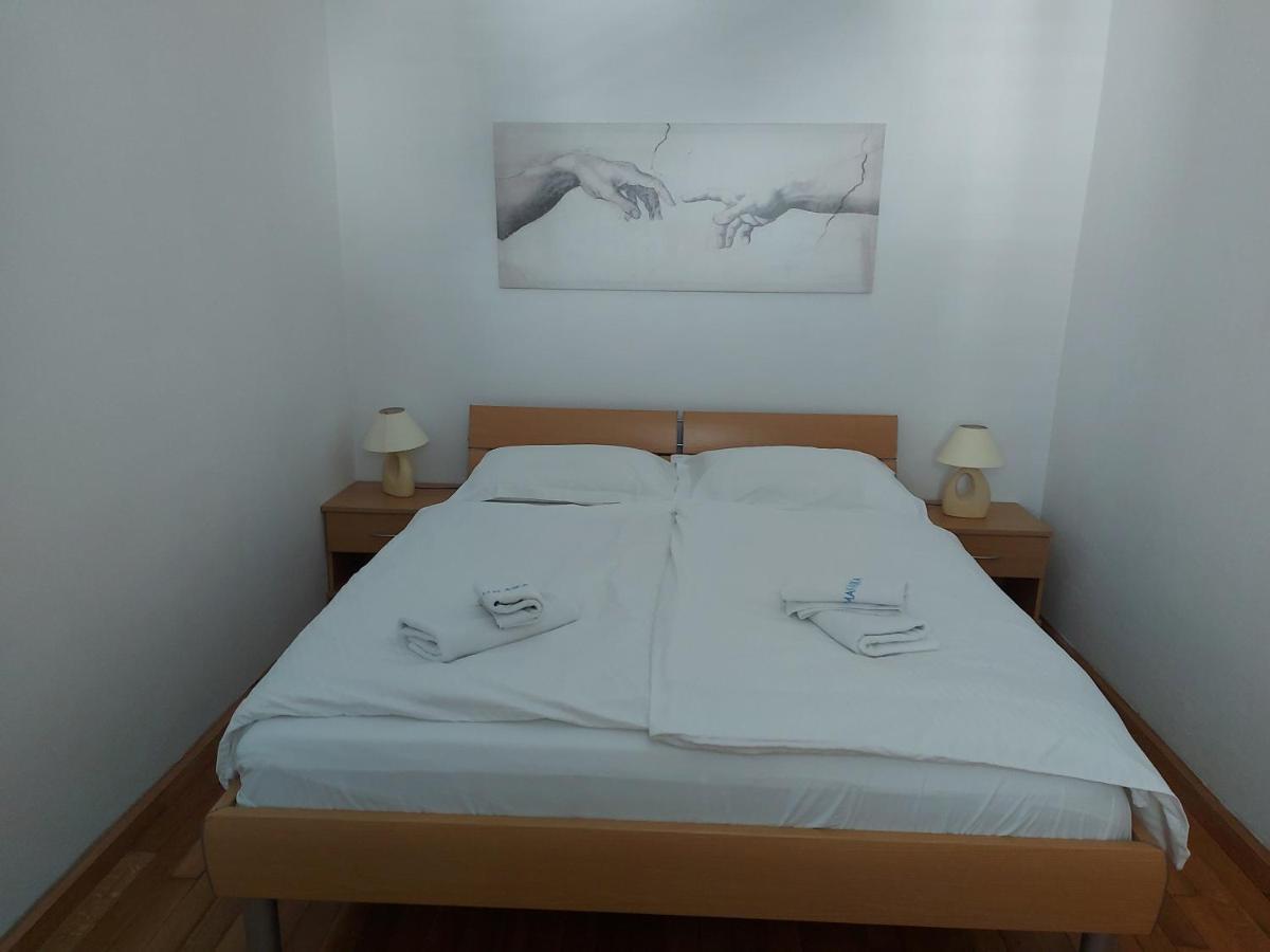 Apartments Ajka Rab Town Extérieur photo